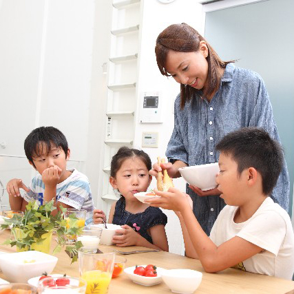 大阪府子ども(子育て世帯)への食費支援事業の説明